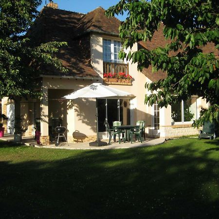 Gite De La Balle De Golf Jumieges Exterior photo